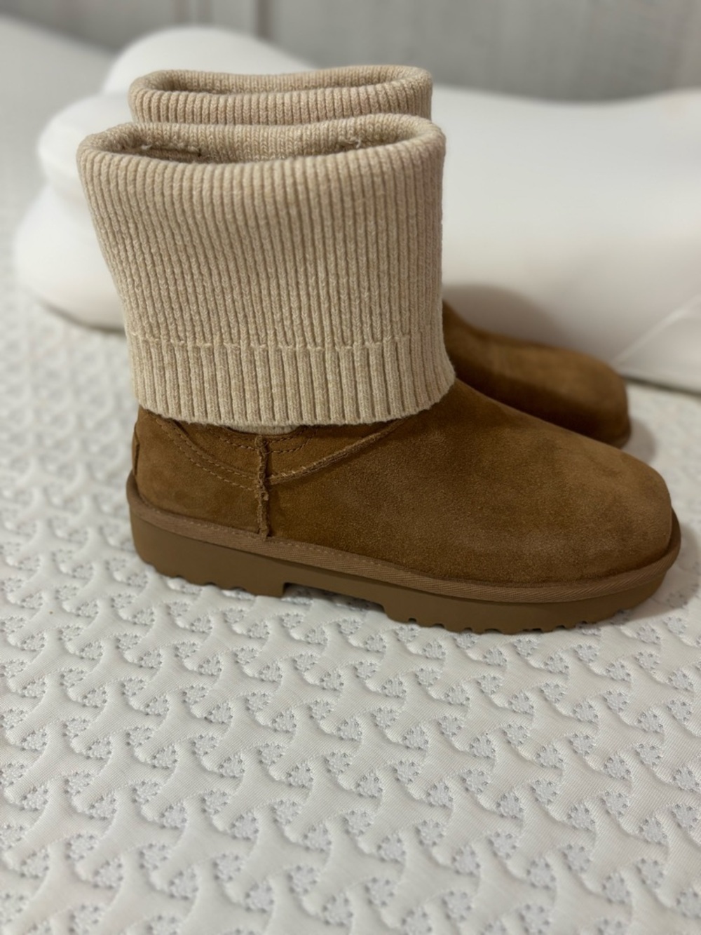 UGG Chelsea Boots